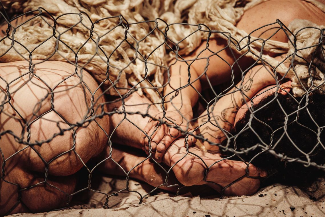 Enok Ripley, Marcel Sparmann, "Anam Cara – Dwelling Body", Venice International Performance Art Week, Palazzo Mora, Venice, 2018 © Guido Mencari