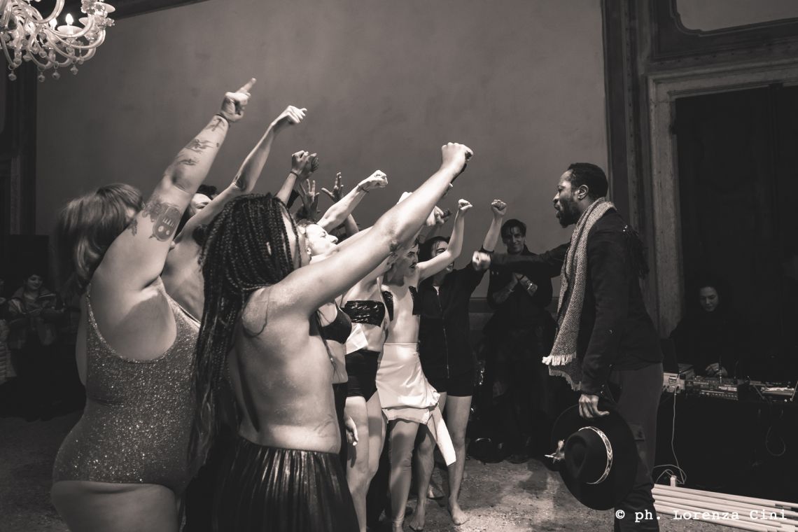Collective performance opera "Come Home" – VestAndPage, Venice International Performance Art Week 2017, Co-Creation Live Factory, Photograph © Lorenza Cini