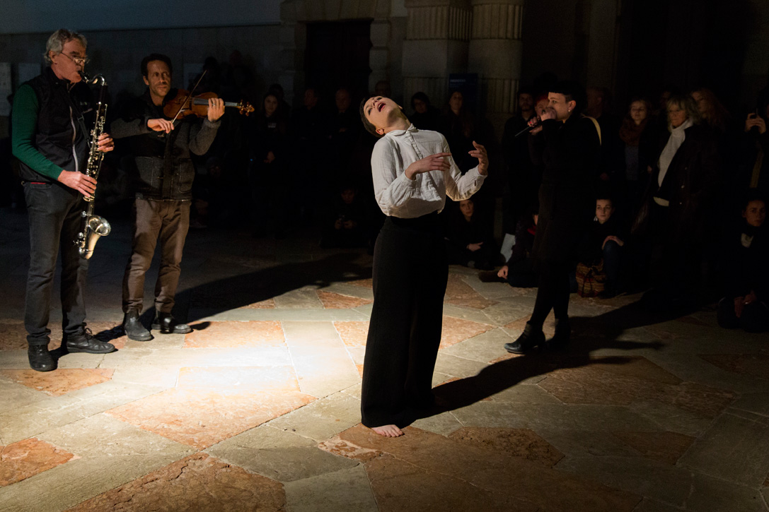Terry Smith, The Foundling. Venice International Performance Art Week (2014). Photograph by Monika Sobczak.