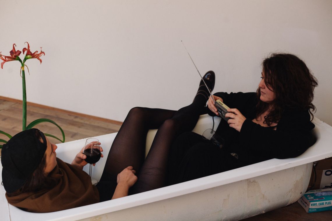 Stefania Soskic & Giovanna Fattoretto. Durational performance at the ART WEEK | FRINGE of the III Venice International Performance Art Week 2016. Image © Caterina Ragg.