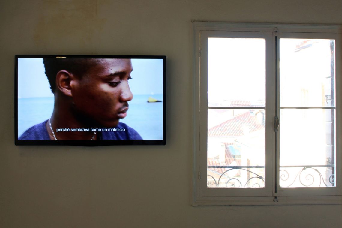 Kyrahm + Julius Kaiser. Exhibition view of the video (A)mare Conchiglie (2015) at the III Venice International Performance Art Week 2016. Image © VestAndPage